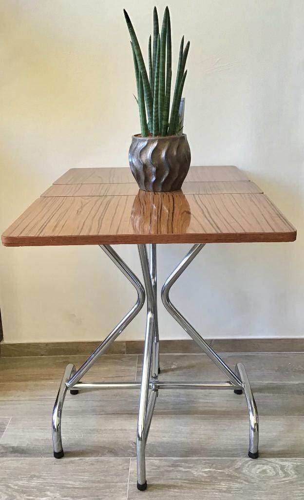 Vintage opklapbaar tafeltje in formica en chroom, Maison & Meubles, Tables | Dessertes, Utilisé, Enlèvement