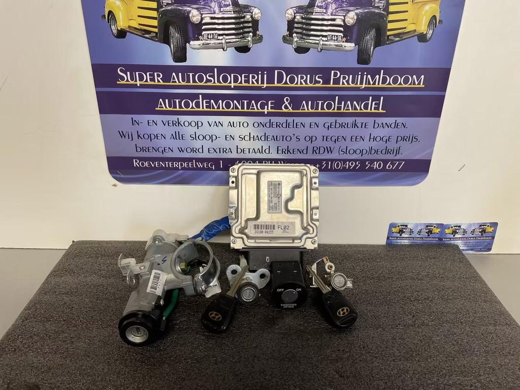 Hyundai i10 contactslot+ECU Compleet, Info@fabrikant.eu, Fabrikant BV, Fabrikantstraat 1
1000 AA  Amsterdam, NL, Utilisé