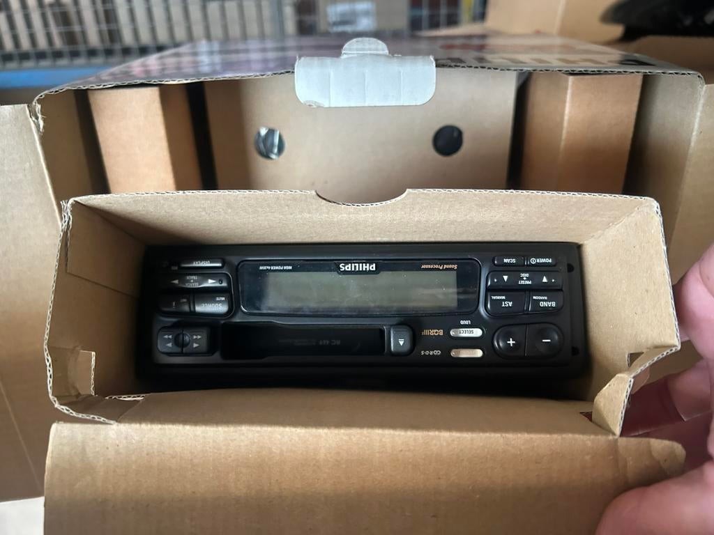 Nieuwe radio-cassette met Cd-lader auto, Auto diversen, Autoradio's, Ophalen, Zo goed als nieuw