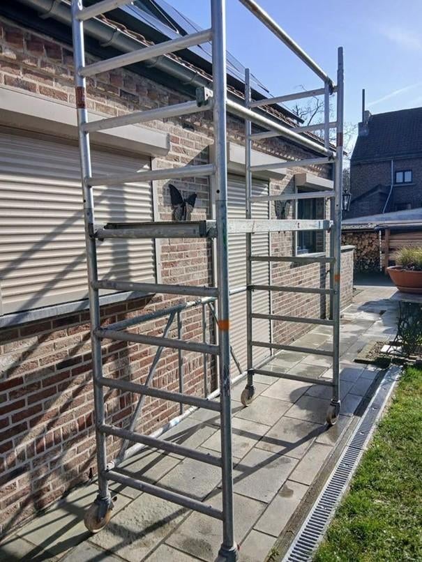 Échafaudage mobile en ALUMINIUM, Bricolage & Construction, Échafaudages, Enlèvement, Utilisé, Échafaudage fixe ou roulant, 2 à 5 mètres