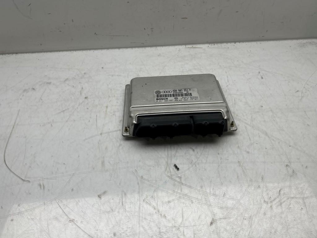 CALCULATEUR MOTEUR ECU Passat Syncro / 4Motion (3B2), Robert Bosch AG, Volkswagen, Utilisé, Robert-Bosch-Allee 1
74232  Abstatt, DE