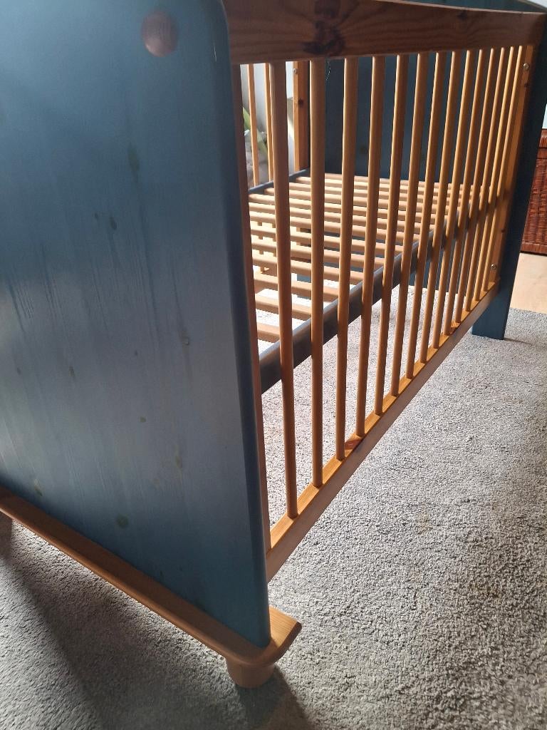 Babybed, Kinderen en Baby's, Ophalen, 70 tot 85 cm, Zo goed als nieuw, Minder dan 140 cm