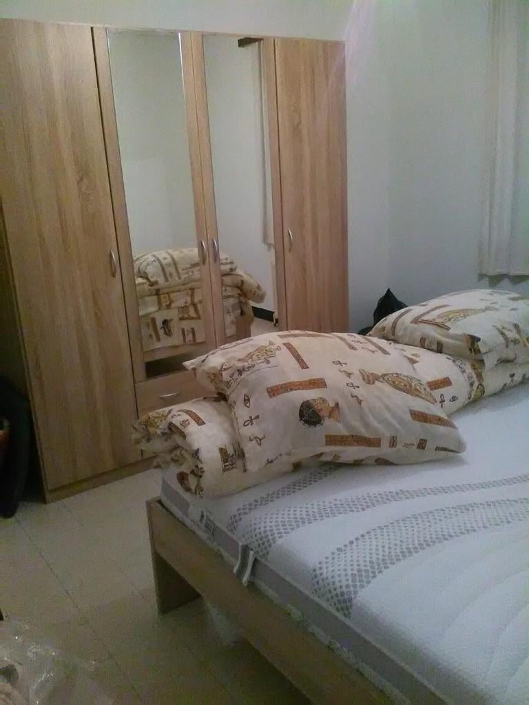 Chambre complète – garde-robe + lit 160x200 + 2 chevets, Maison & Meubles, Enlèvement