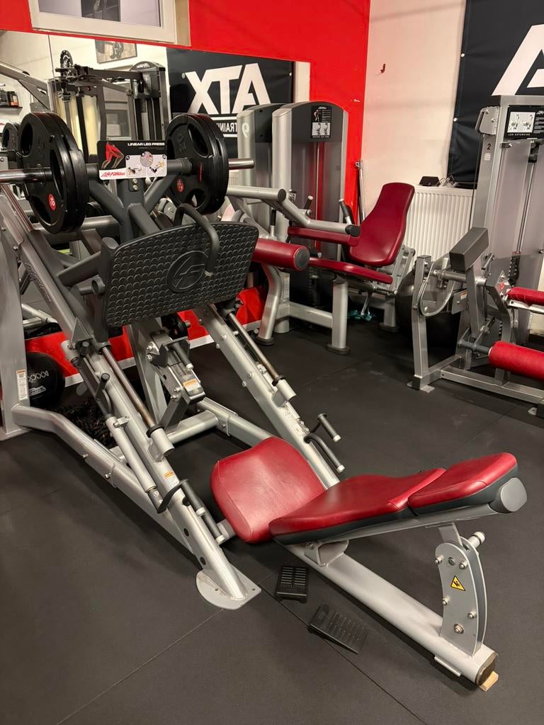 Life fitness leg press, Sport en Fitness, Ophalen, Zo goed als nieuw