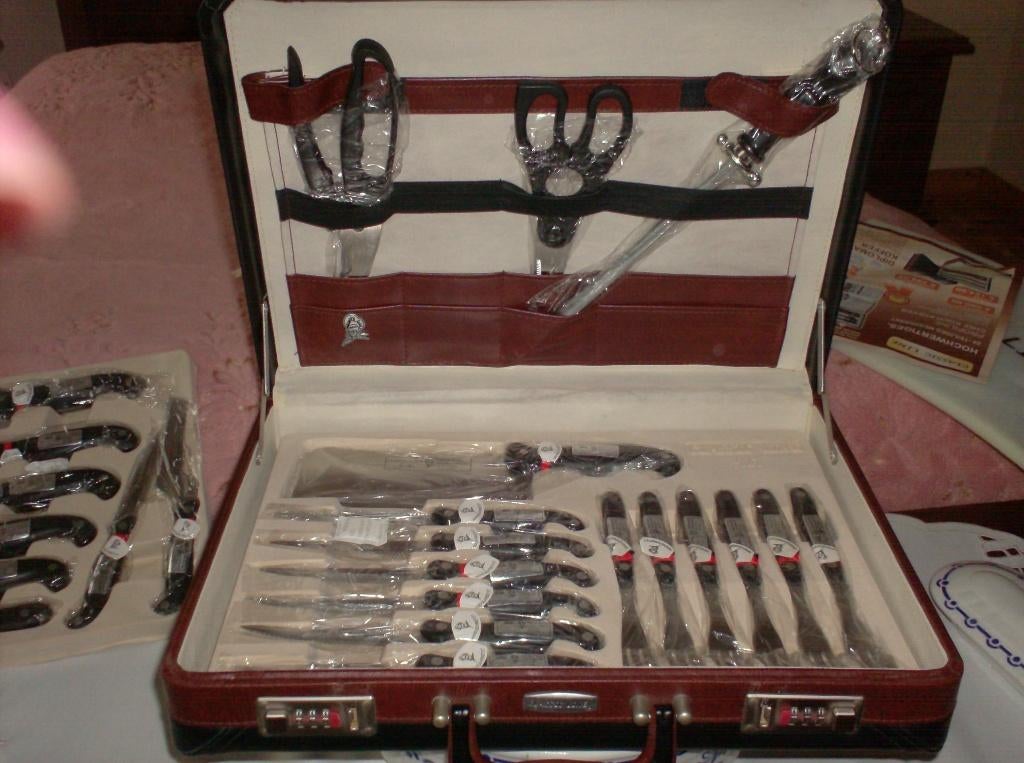 koffer met messen, Ophalen of Verzenden, Nieuw, Inox of Chroom, Bestekset