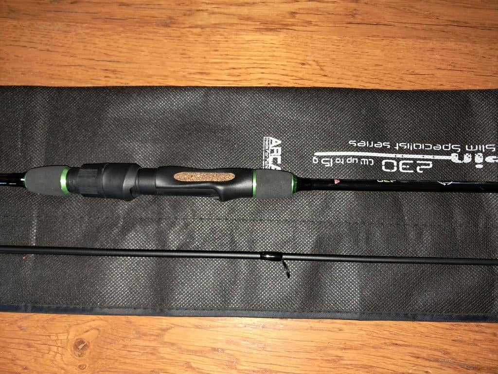 Cannes et ensemble de peche a vendre !!!, Watersport en Boten, Hengelsport | Roofvissen, Zo goed als nieuw, Werphengel, Ophalen of Verzenden