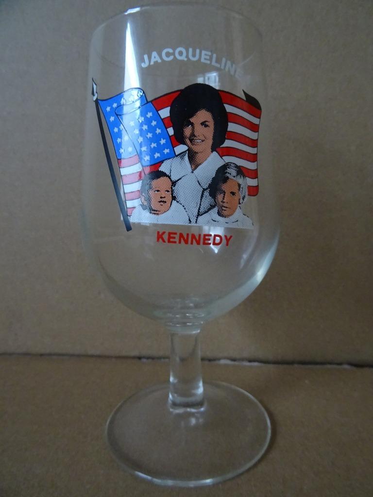 Verre à bière vintage Jacqueline Kennedy objet de collection, Collections, Enlèvement ou Envoi, Comme neuf, Verre à bière