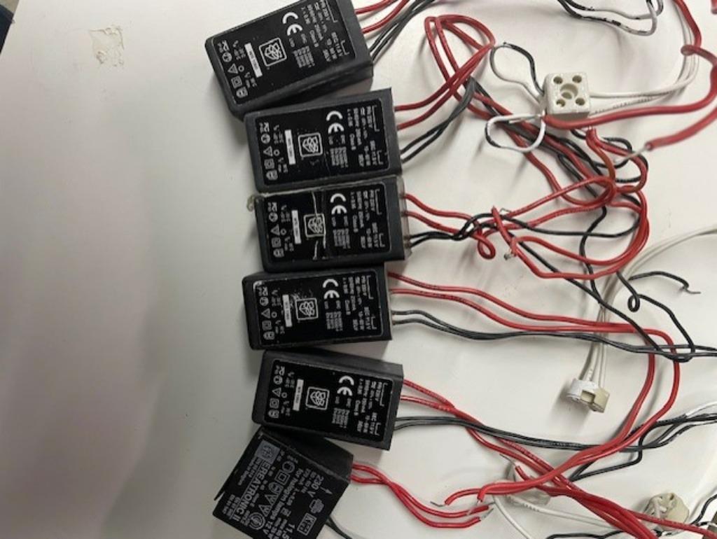 transformator 220V - 12V WR1060, Ophalen, Zo goed als nieuw, Overige typen