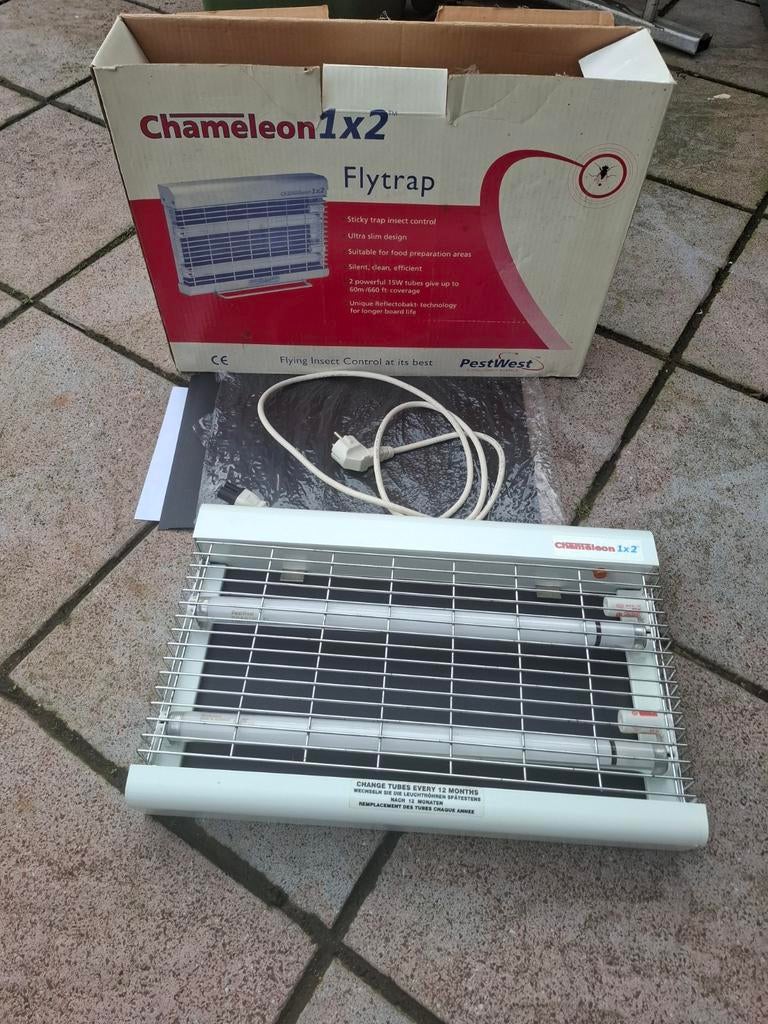 Professionele vliegenlamp met lijmplaat, Ophalen