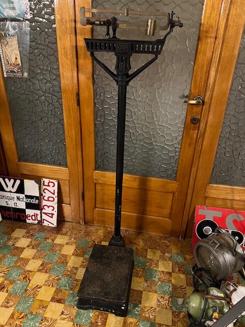 Pèse personnes, balance en fonte début 20me siècle, Antiquités & Art, Enlèvement