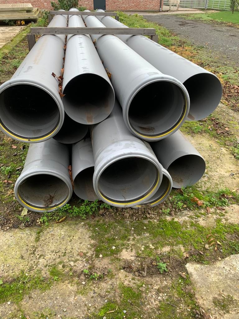 Afvoerbuizen 250 mm, Doe-het-zelf en Bouw, Buizen en Afvoer, Ophalen of Verzenden, Zo goed als nieuw, PVC