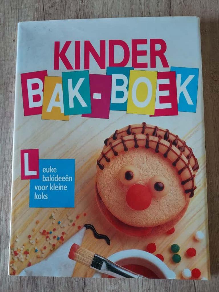 Kinder Bak-boek - Leuke bakideeën voor kleine koks, Uta Bluma, Ophalen of Verzenden, Zo goed als nieuw, Taart, Gebak en Desserts