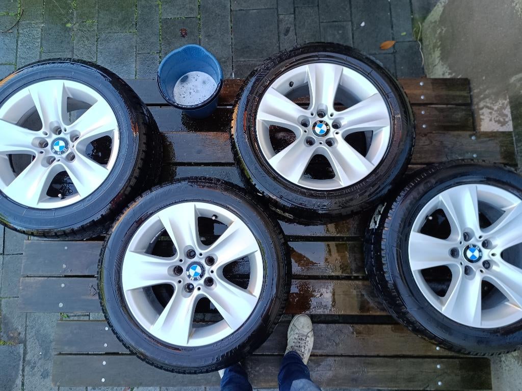 Originele 17" BMW velgen met winterbanden en TPMS, Autos : Pièces & Accessoires, Pneus & Jantes, Pneus et Jantes, Pneus hiver