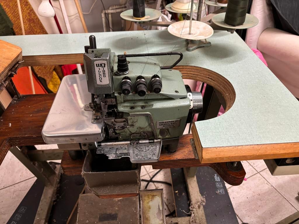 Overlock, Ophalen, Gebruikt, Lockmachine