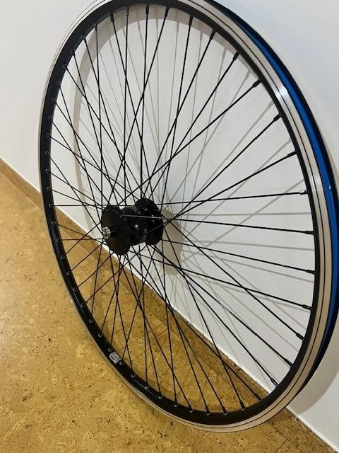 Handegebouwd voorwiel met SON 28 naafdynamo, Vélos & Vélomoteurs, Vélos Pièces, Neuf, Roue, Enlèvement