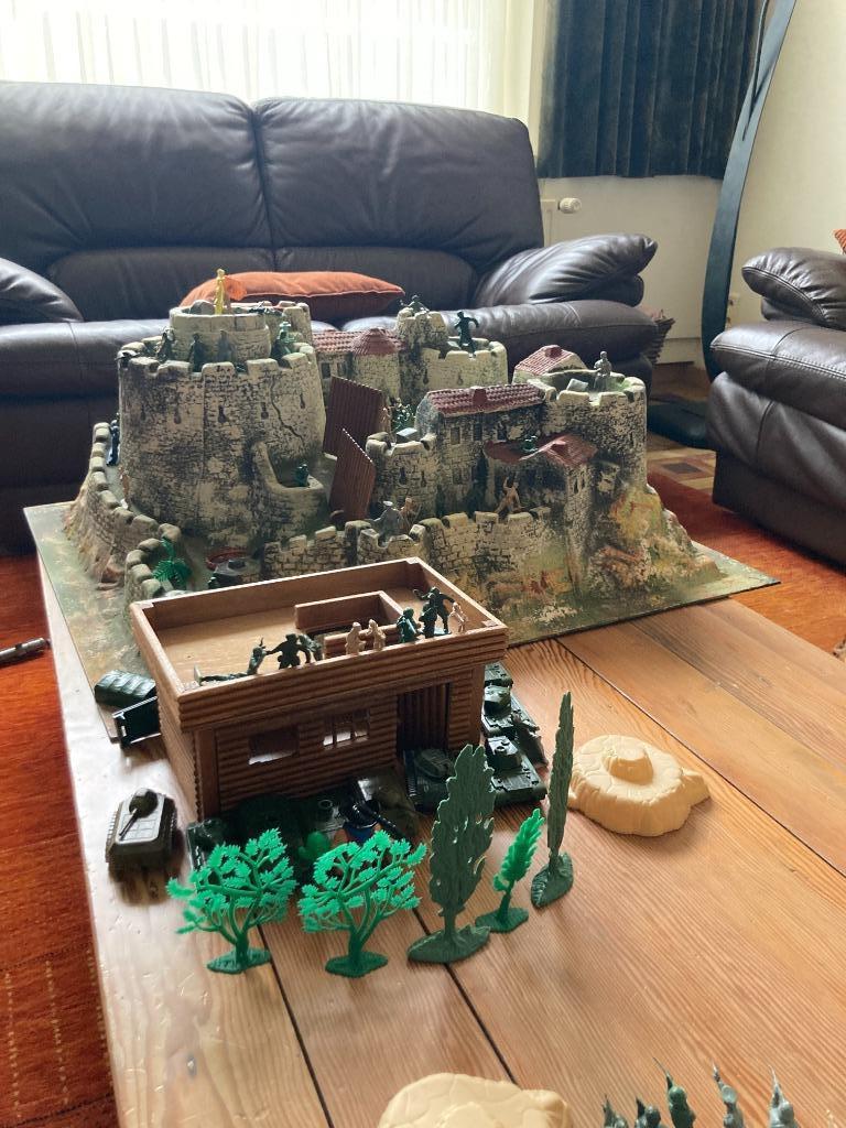 FORT MET RIDDERS EN TOEBEHOREN, Ophalen