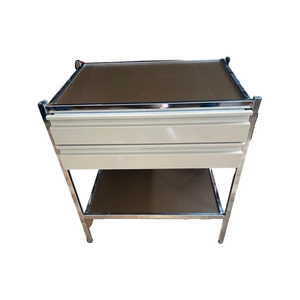 Chique apotheekkast met wielen en chromen laden, Ophalen