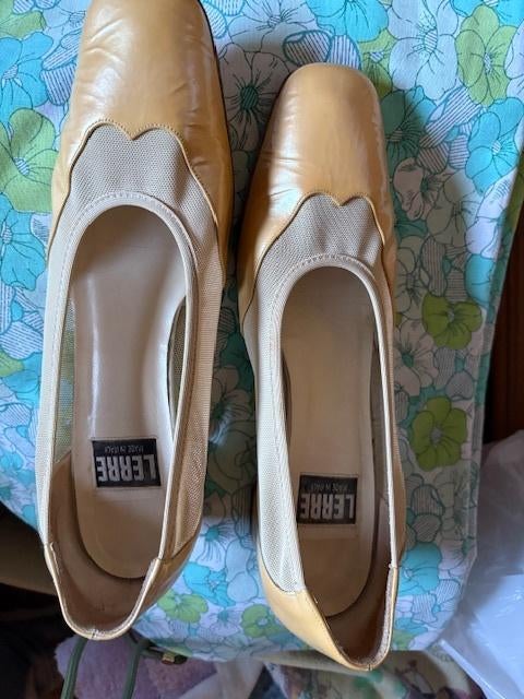 chaussures vintage taille 40, Enlèvement ou Envoi, Beige, Escarpins, Comme neuf