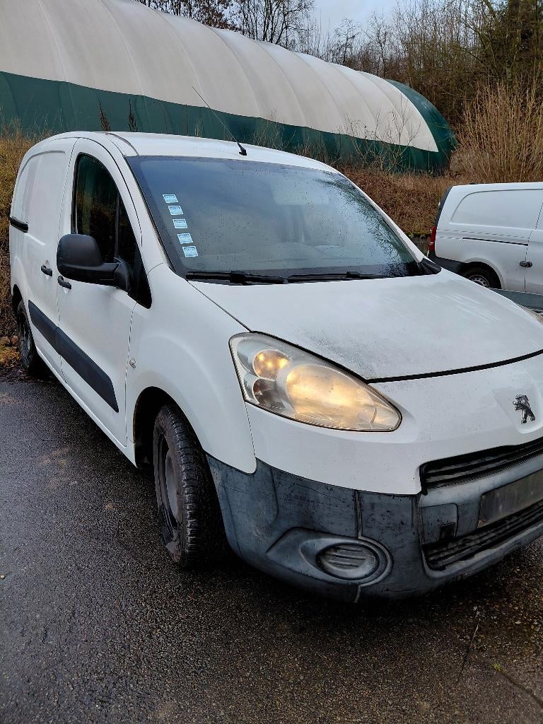 A vendre toutes pièces Peugeot Pärtner 1.6hdi-90ch-e5-9hf., Auto diversen, Ongevalwagen, Ophalen, Wit, 1560 cc, Overige carrosserie
