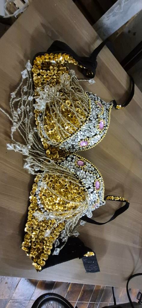 BH voor buikdans maat 70 B, Ophalen