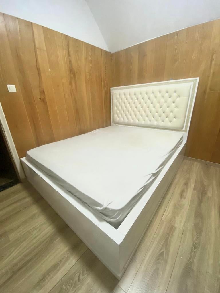 Boxspring bed 1,60m X 2,00m, Huis en Inrichting, Slaapkamer | Bedden, Ophalen, Wit, Tweepersoons, Zo goed als nieuw