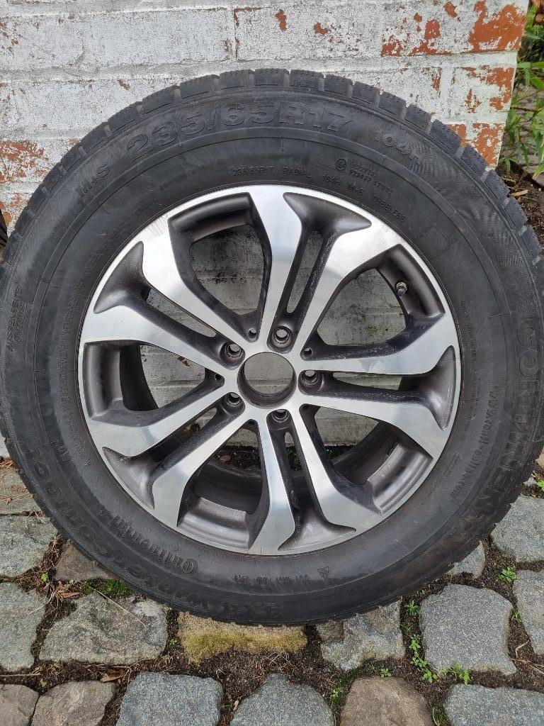 Winterbanden met velgen (set van 4) 235/65R17, Ophalen, Banden en Velgen, 17 inch, Winterbanden