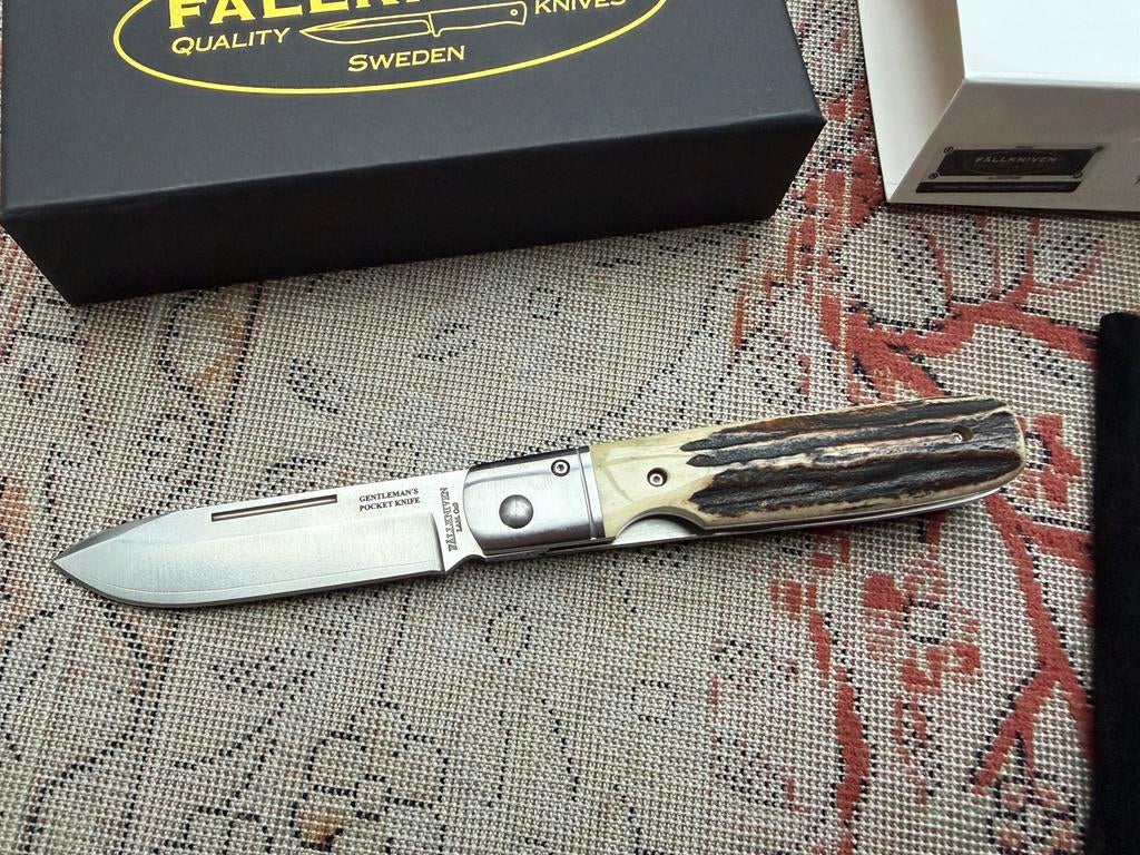 Fällkniven GP Gentleman's Pocket Knife Stag EDC Zakmes Mes, Caravanes & Camping, Outils de camping, Enlèvement ou Envoi, Neuf