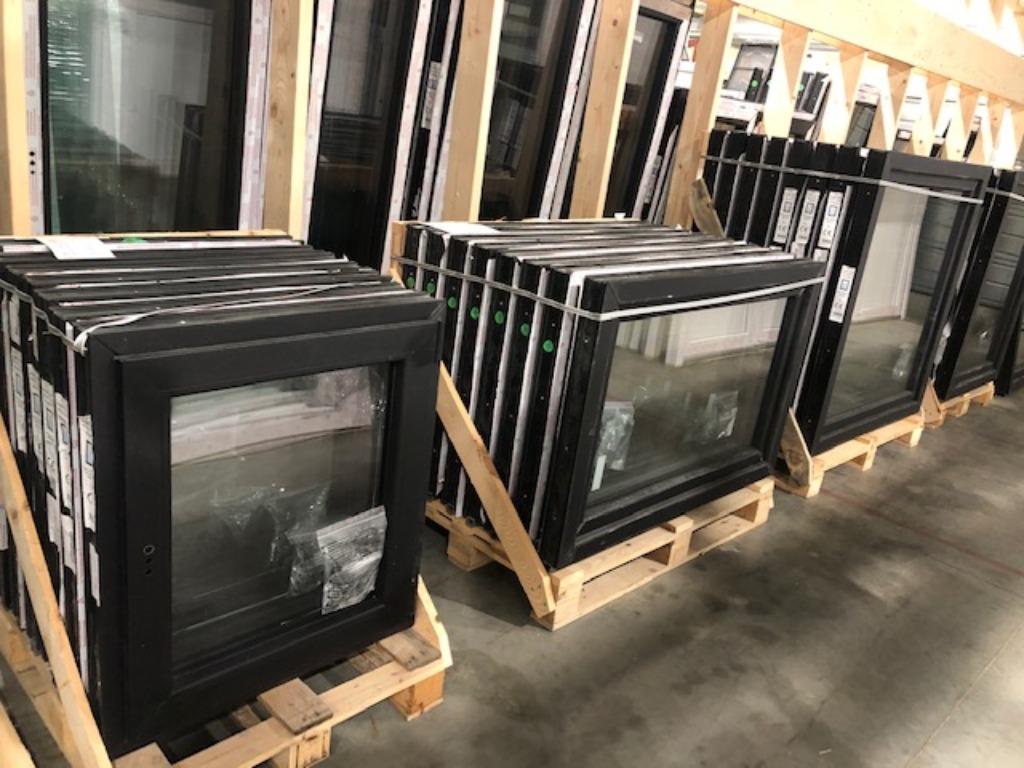 Wij hebben het wel op voorraad, zwart binnen en buiten. HR++, Ophalen of Verzenden, Nieuw, Gevelraam of Ruit, Dubbelglas