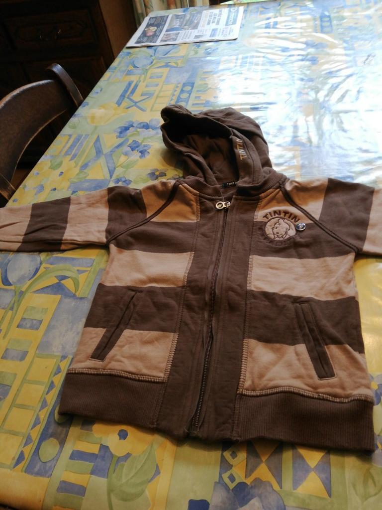 Veste Tintin à capuche. Taille 4 ans., Enfants & Bébés, Comme neuf