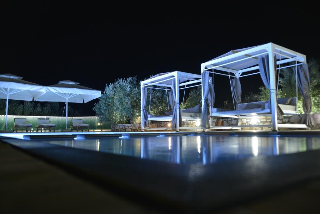 RÉSIDENCE BELLAVIA (avec piscine d'eau salée)., Propriétaire, Campagne, 4 personnes, Appartement