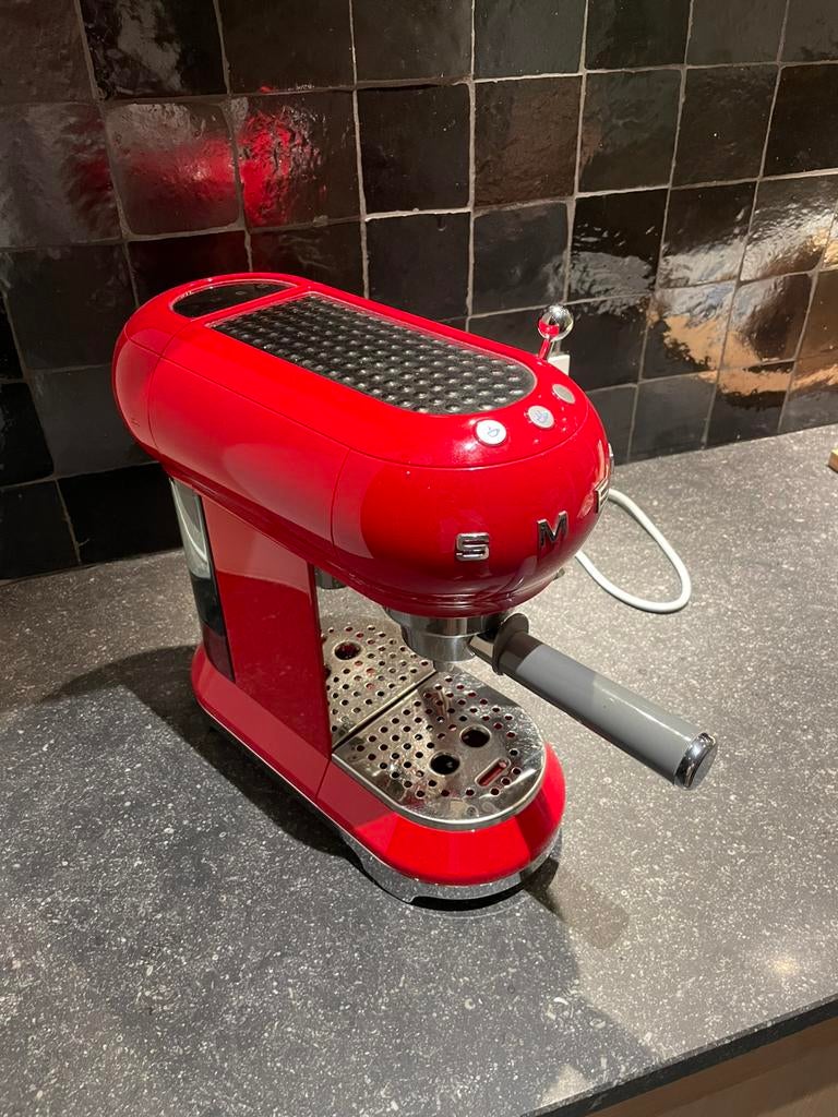SMEG espresso koffiemachine, Ophalen, Koffiemachine, Zo goed als nieuw, Afneembaar waterreservoir