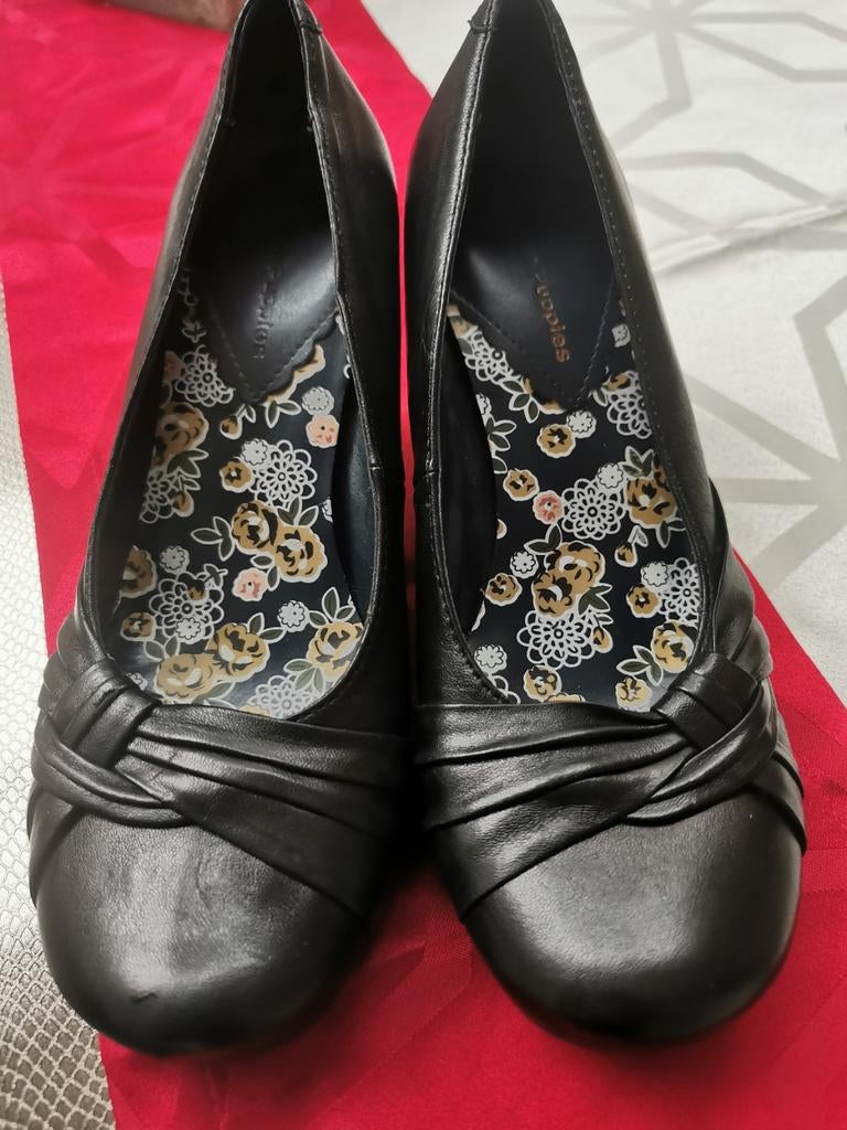 Mooie zwarte dames pumps schoenen van Hush Puppies, Ophalen of Verzenden, Pumps