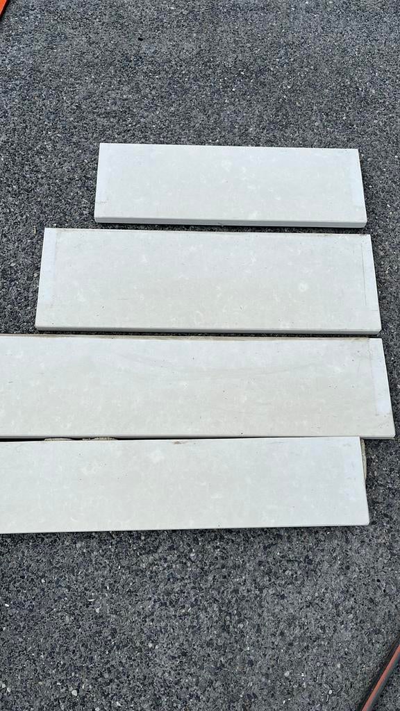 Lot de 4 tablettes de fenêtre beige clair de chez Bertrand, Bricolage & Construction, Enlèvement, Utilisé