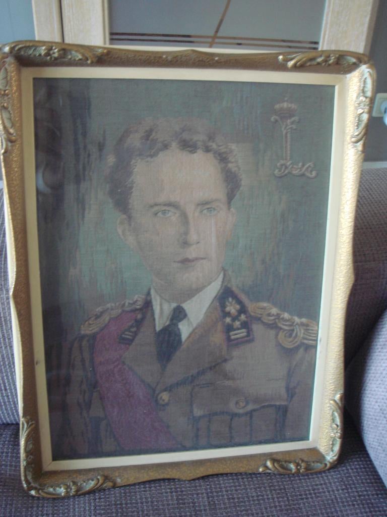 RYL #11 - GEWEVEN PORTRET LEOPOLD III, Collections, Maisons royales & Noblesse, Utilisé, Carte, Photo ou Gravure, Enlèvement ou Envoi