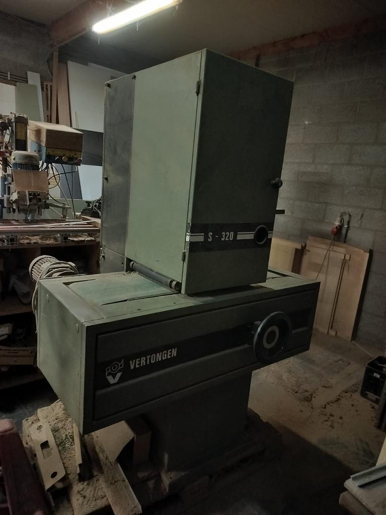 Vandikteschuurmachine vertongen, Ophalen, Gebruikt, Bandschuurmachine