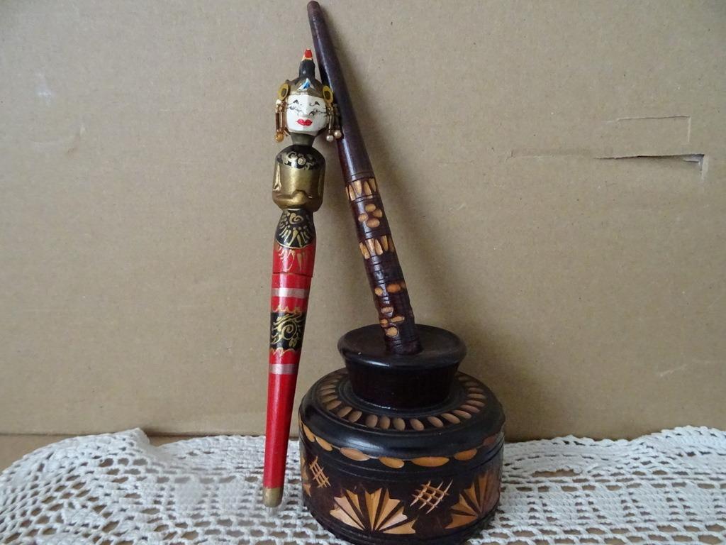 Vintage Indonesische houten schrijfpen pennen + standaard 3x, Antiek en Kunst, Ophalen of Verzenden
