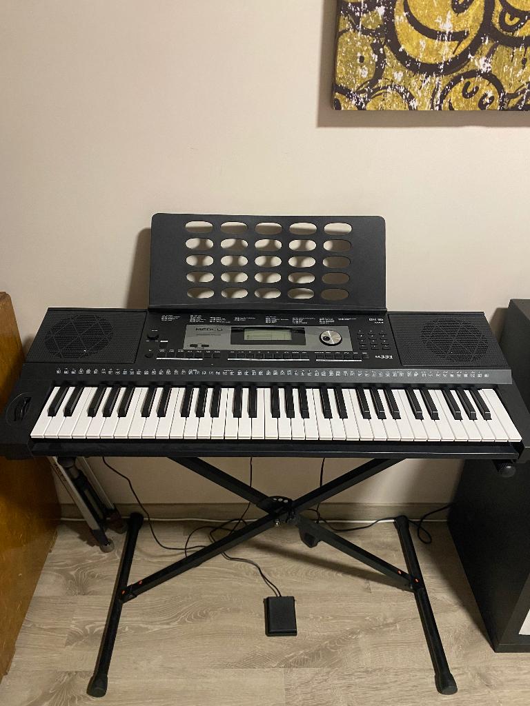 Keyboard/Piano Medeli M331 + statief + pedaal, Muziek en Instrumenten, Ophalen, 61 toetsen, Zo goed als nieuw, Medeli