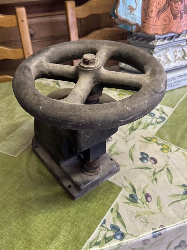 Presse d'administration, Antiquités & Art, Curiosités & Brocante, Enlèvement