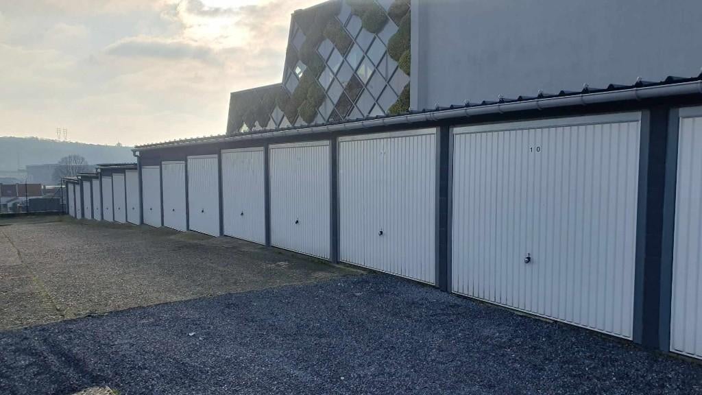 Garage récent 1 ou 2 pièces fermé à loué, Liège (ville)