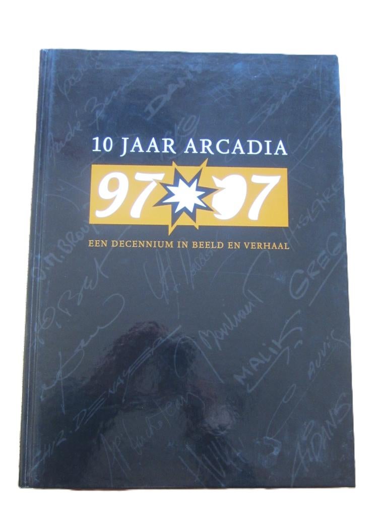 10 jaar ARCADIA 97*07 een decennium stripboeken.  genummerd, Ophalen of Verzenden, Zo goed als nieuw