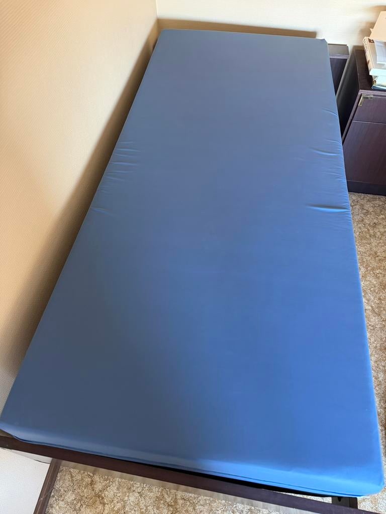 Tempurmatras, Caravans en Kamperen, Slaapmatten, Ophalen, Zo goed als nieuw