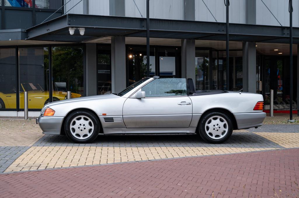 Mercedes-Benz SL-Klasse SL500 R129 V8 (bj 1990, automaat), Auto's, Automaat, 4973 cc, Zwart, 326 pk