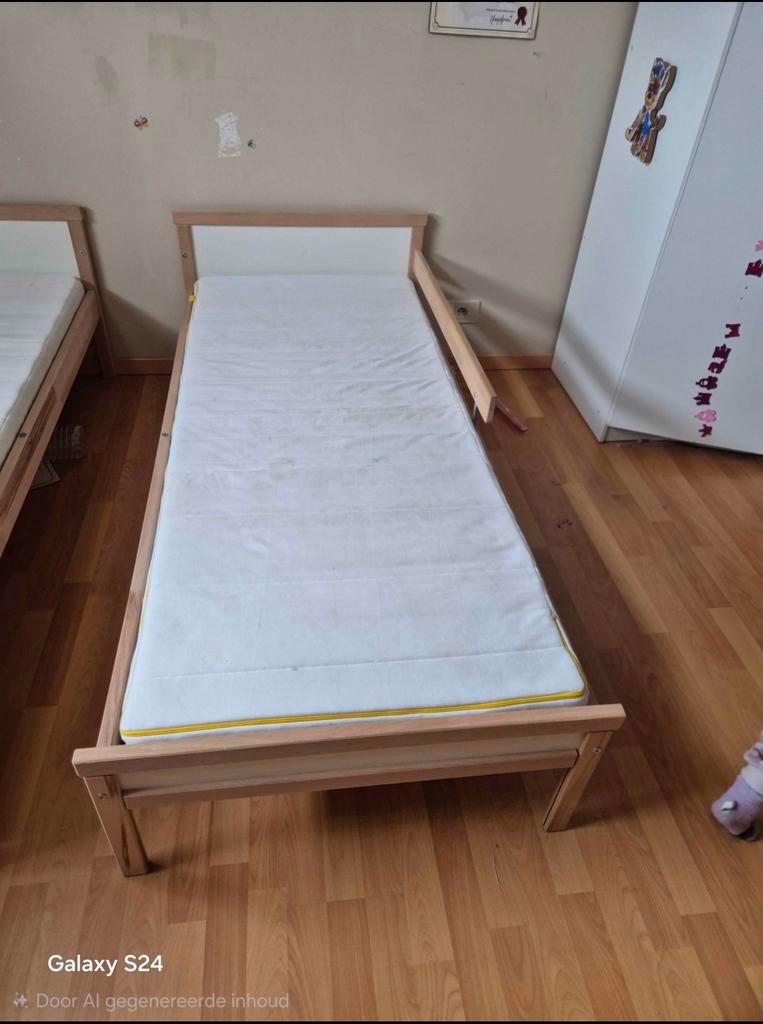 2 lits bébé à vendre, Maison & Meubles, Enlèvement, Comme neuf