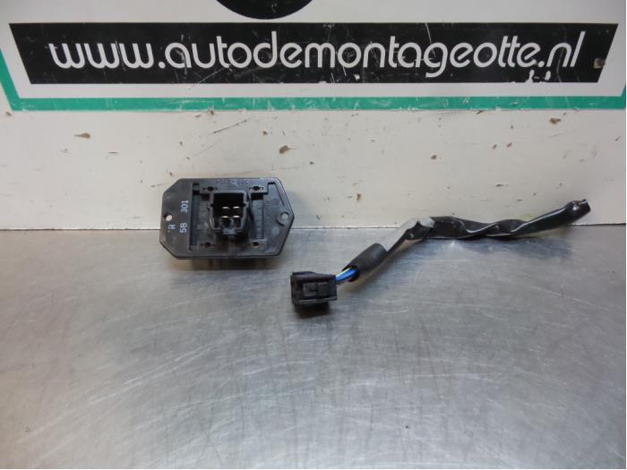 Résistance chauffage d'un Toyota Yaris (Yaris 1 00-), -, 3 mois de garantie, Toyota, Utilisé