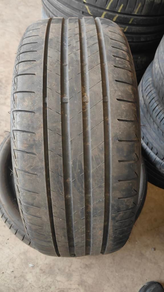 225/45r18 Bridgestone 40€ chacun avec montage et équilibrage, Enlèvement
