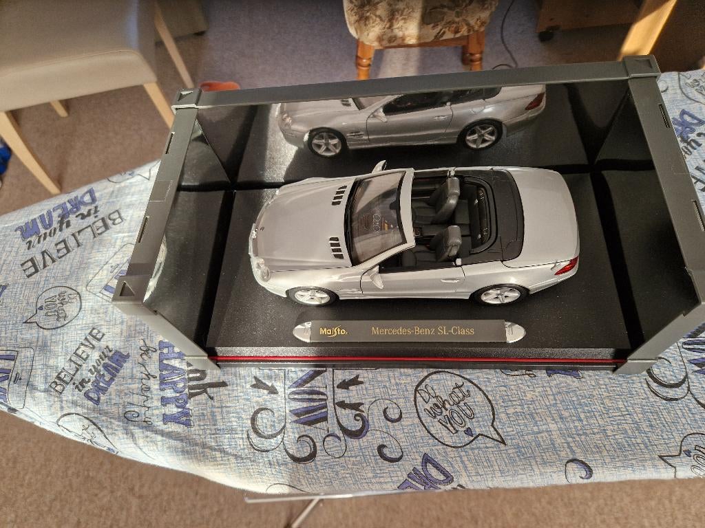 Mercedes Benz SL Class merk Maisto nieuw in doos 1:18, Ophalen of Verzenden, Nieuw, Auto, Maisto
