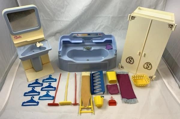 Armoire de salle de bain Pedigree Sindy Pop, meubles vintage, Envoi, Comme neuf, Fashion Doll