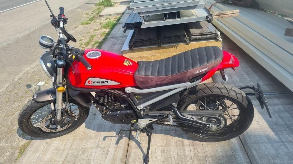 MASH	Falcone 125, Motos, Entreprise, 125 cm³, Jusqu'à 11 kW
