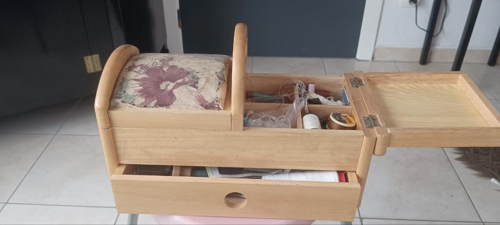 Boite à couture, Hobby & Loisirs créatifs, Rouets & Filature, Enlèvement