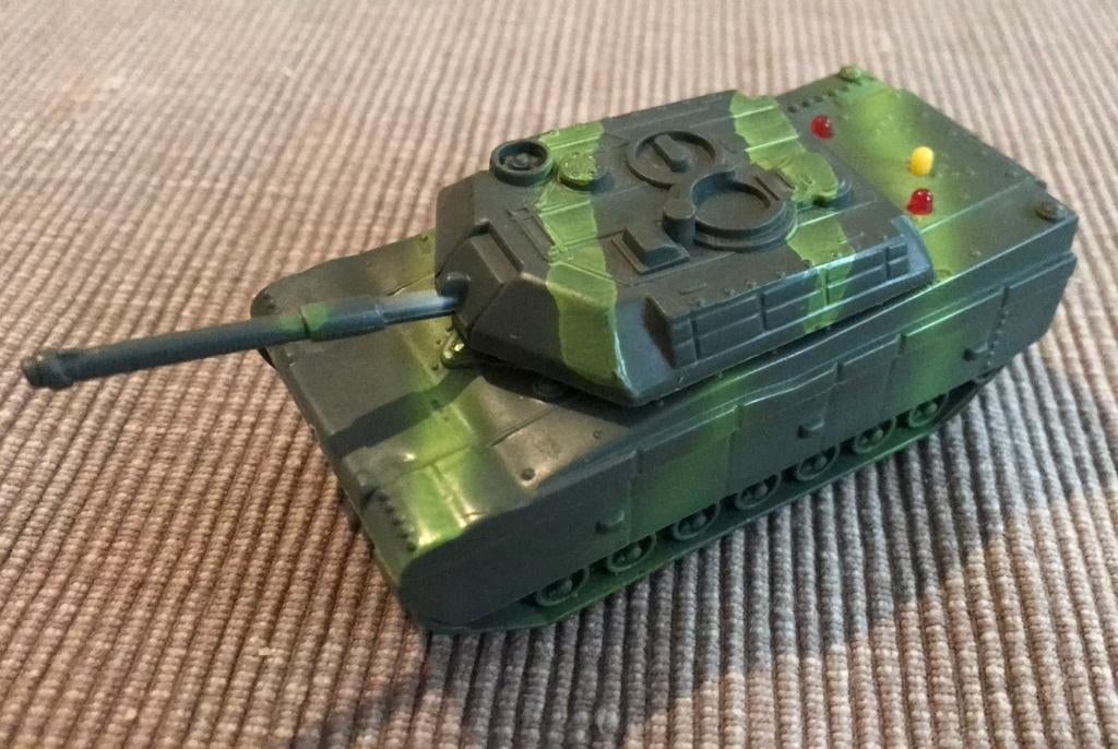 Jouet Char d’assaut vintage, Enfants & Bébés, Enlèvement, Utilisé